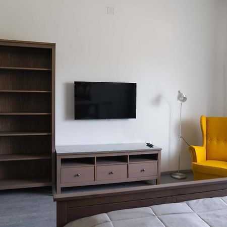 Kunfoglalas Apartmanhaz Kisujszallas Экстерьер фото