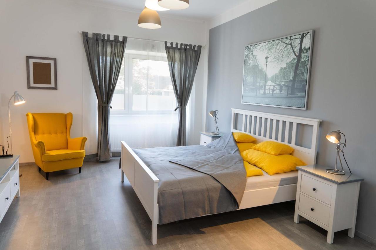 Kunfoglalas Apartmanhaz Kisujszallas Экстерьер фото