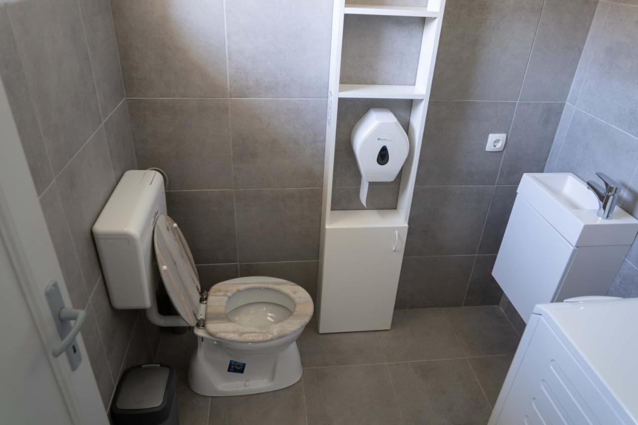 Kunfoglalas Apartmanhaz Kisujszallas Экстерьер фото
