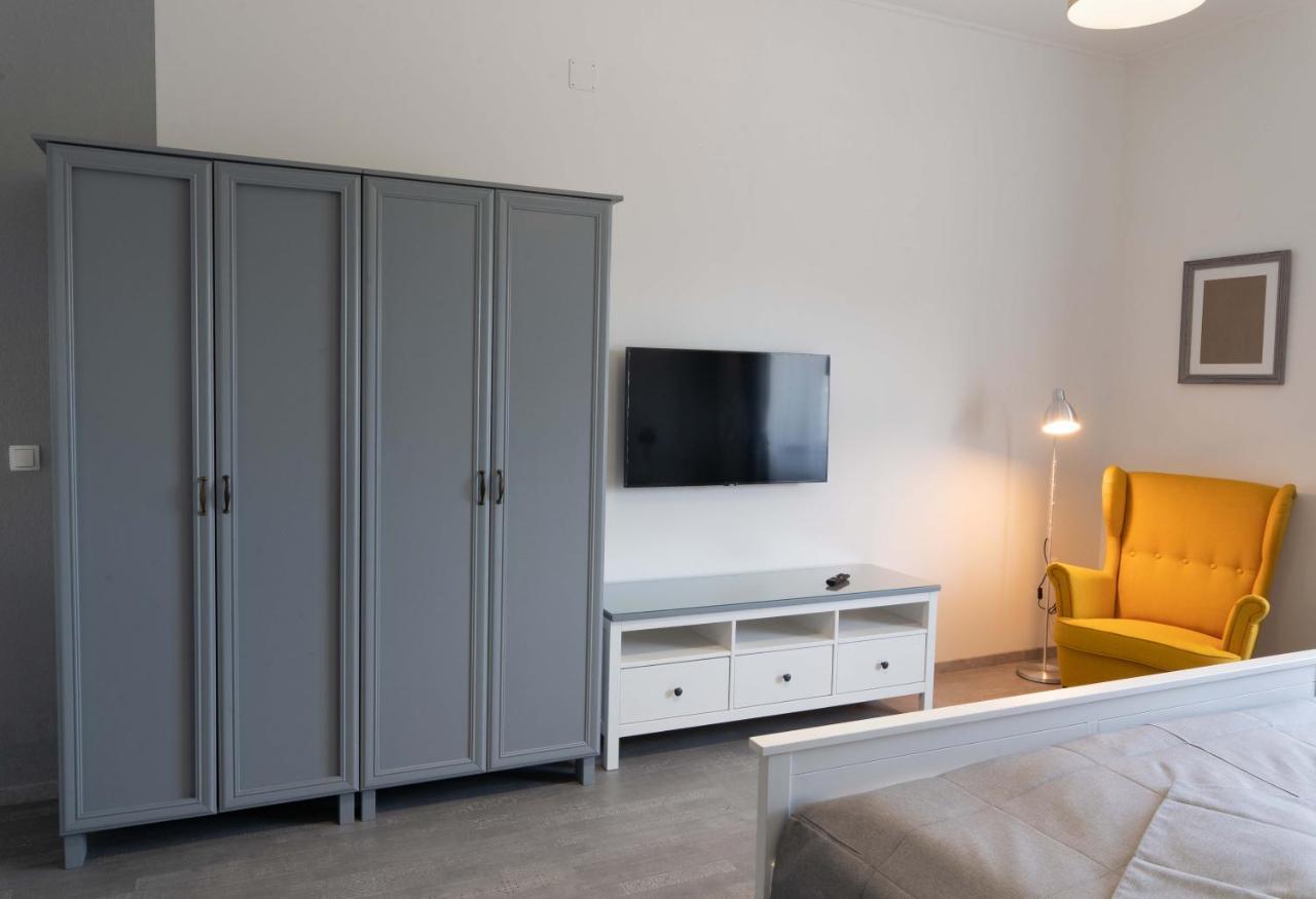 Kunfoglalas Apartmanhaz Kisujszallas Экстерьер фото
